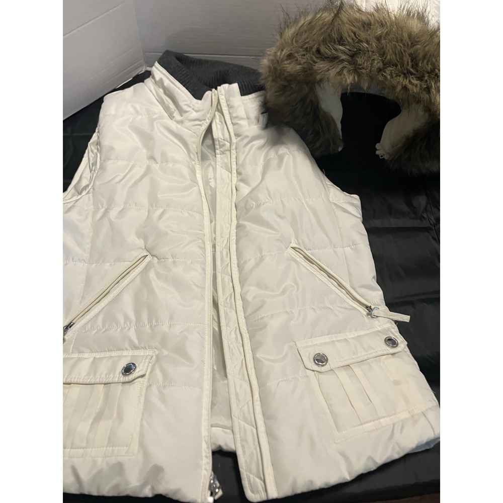 Coldwater Creek Quilted white Puffer Vest Warm Winter 10/12 Faux Fur Detached
